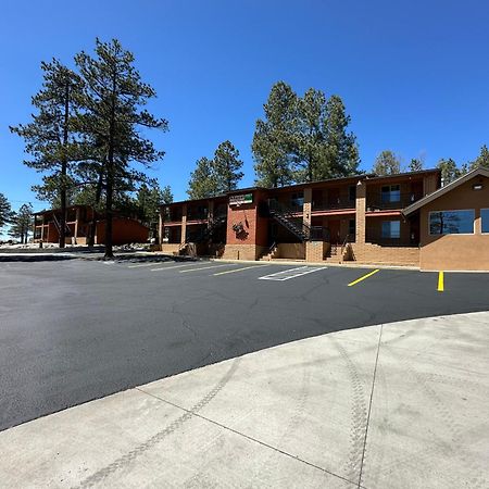 Motel In The Pines Munds Park Bagian luar foto