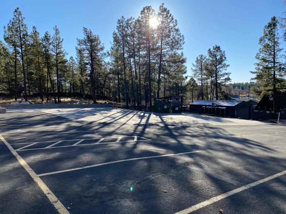 Motel In The Pines Munds Park Bagian luar foto