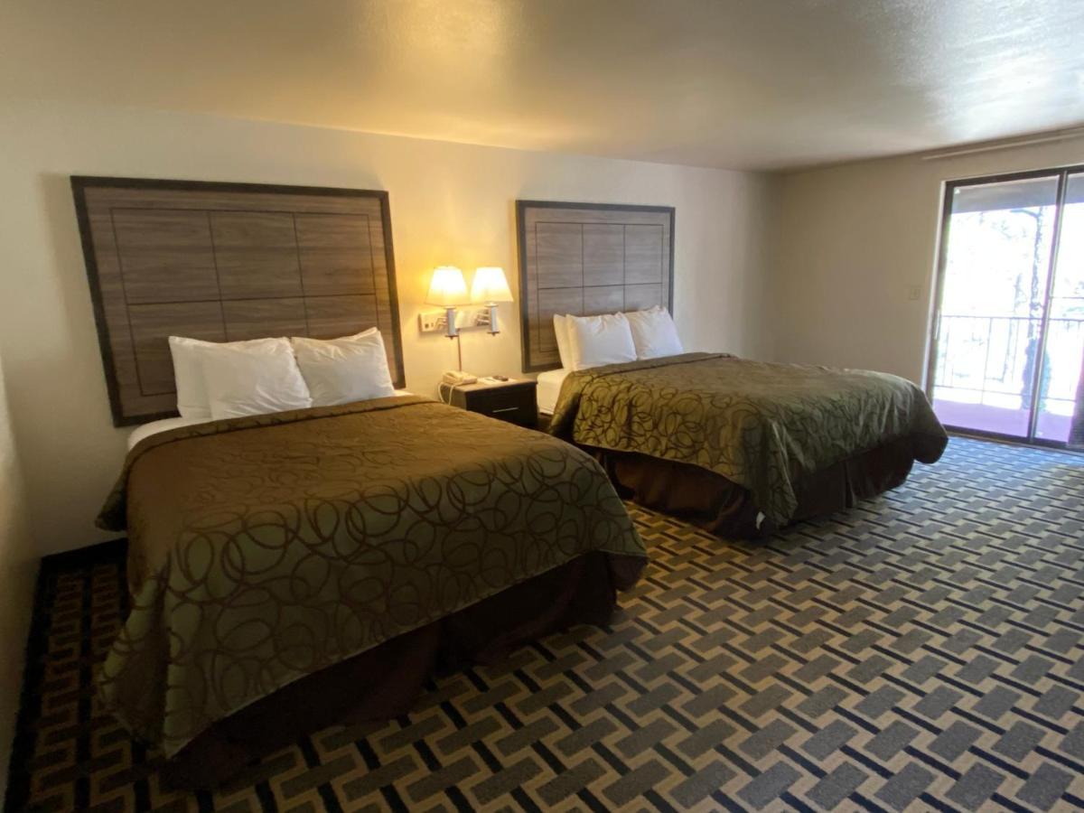 Motel In The Pines Munds Park Bagian luar foto