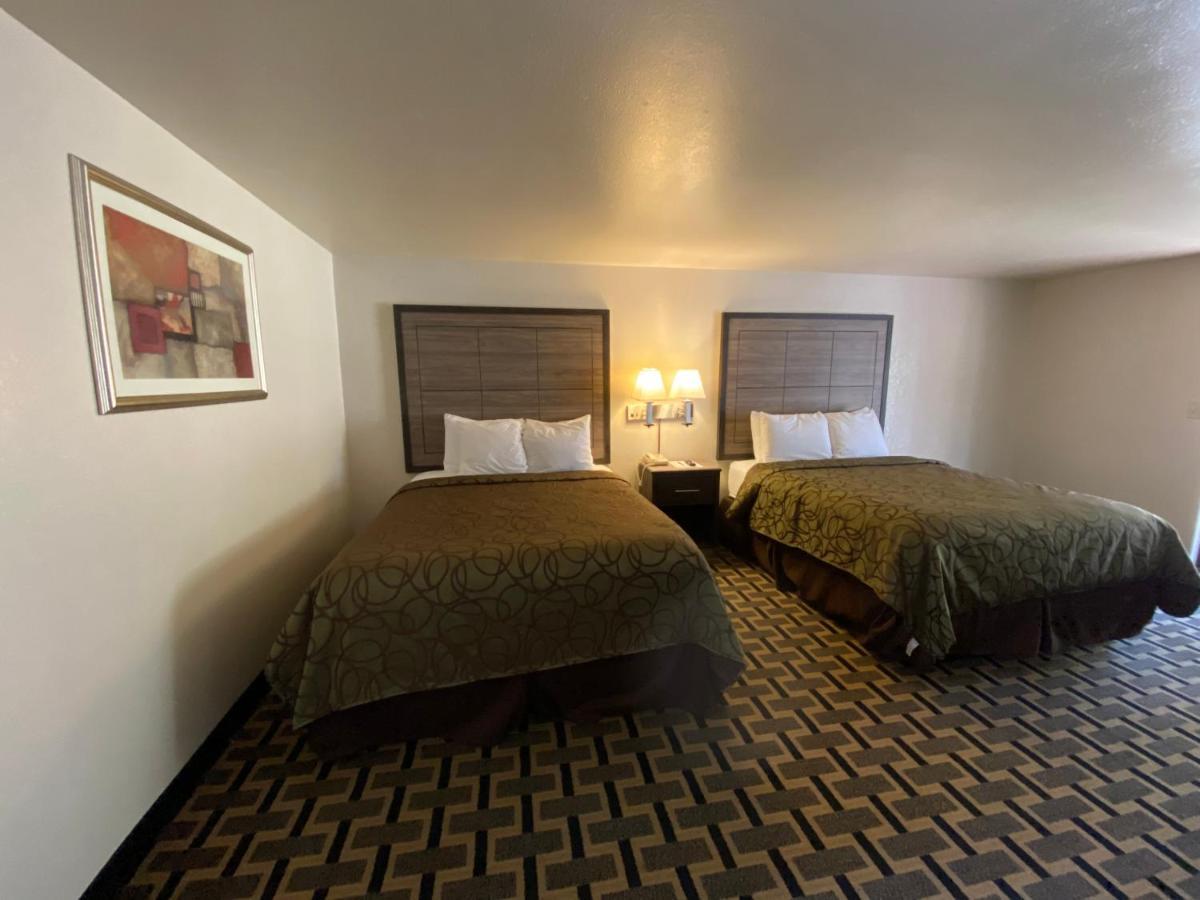 Motel In The Pines Munds Park Bagian luar foto